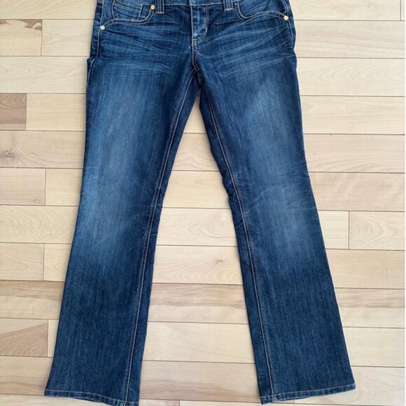 Classic Guess Premium denim in the Daredevil straight leg cut - Picture 2 of 8